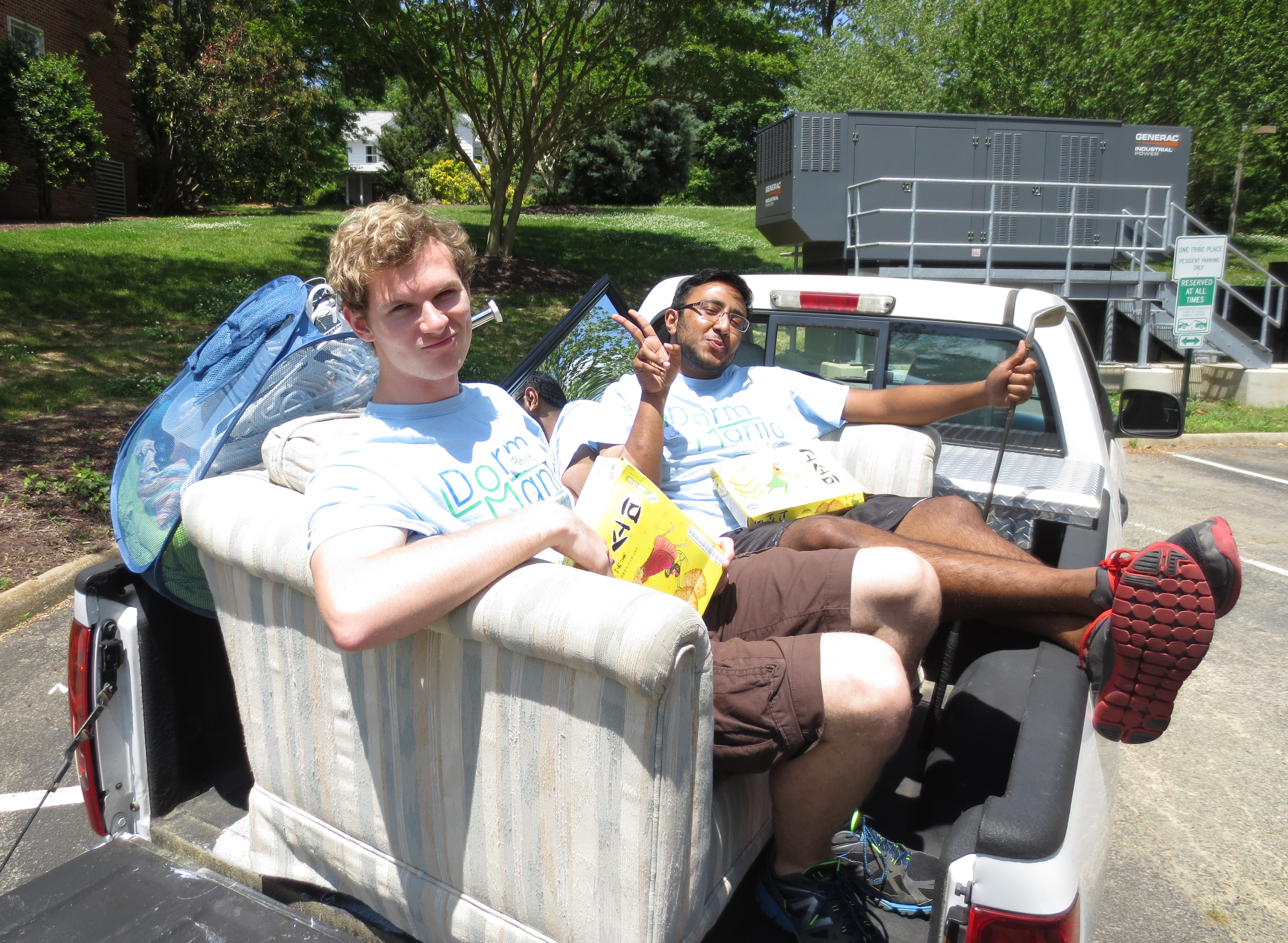 Dorm Mania Volunteers